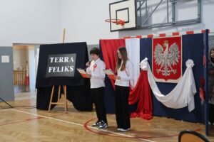 Prowadzący - Filip i Lena z kl. 6.